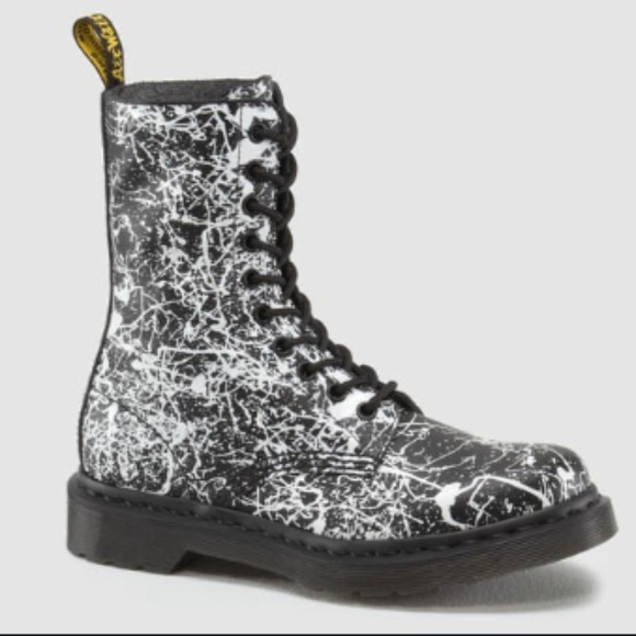dr martens 1490 white